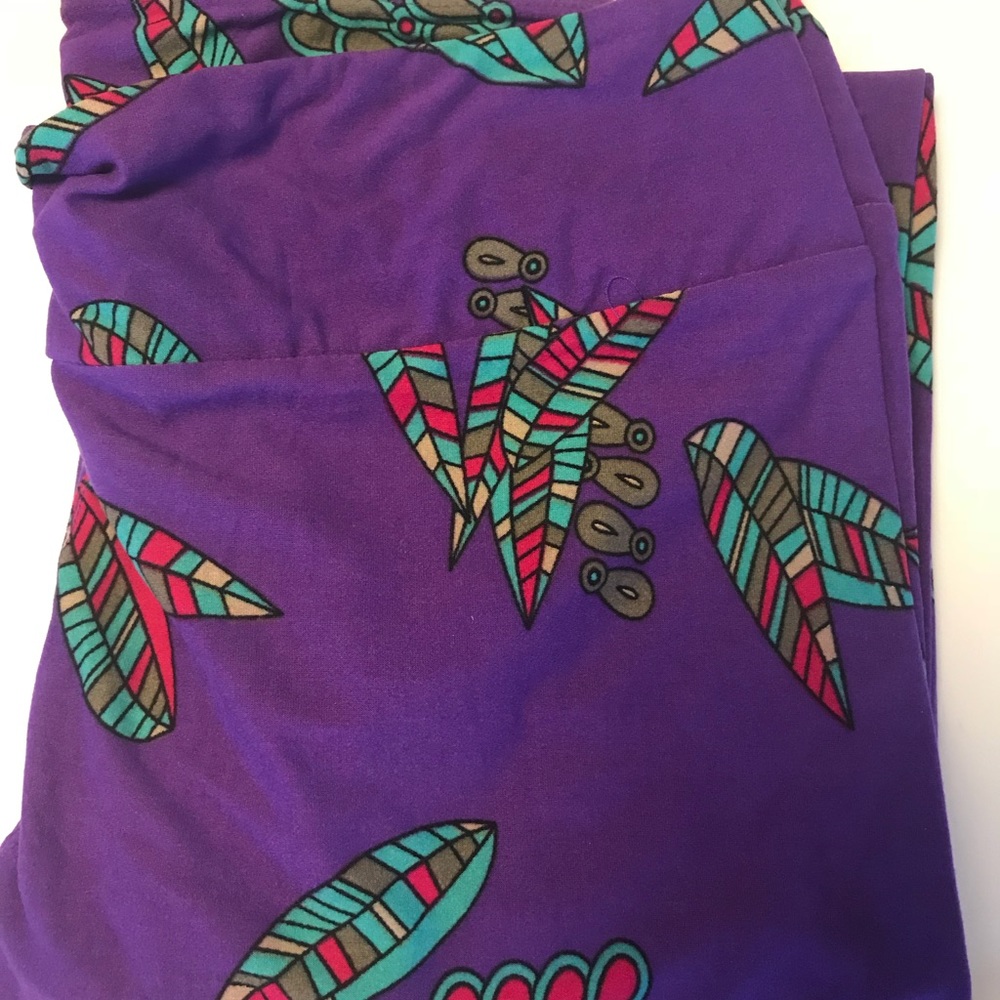 Lularoe Tall And Curvy Leggings